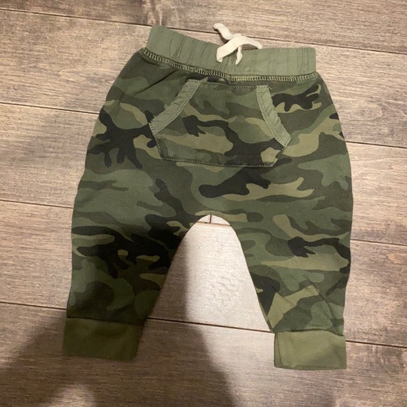 pants - Picture 1 of 3